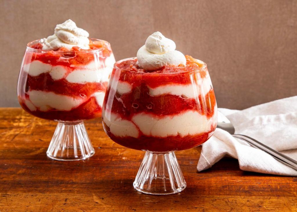 Rhubarb Fool with Whipped Cream