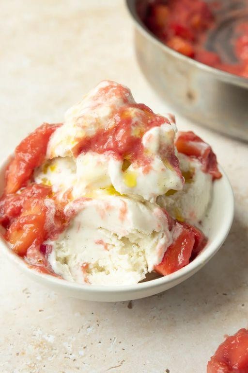 Rhubarb Ice Cream Sundaes