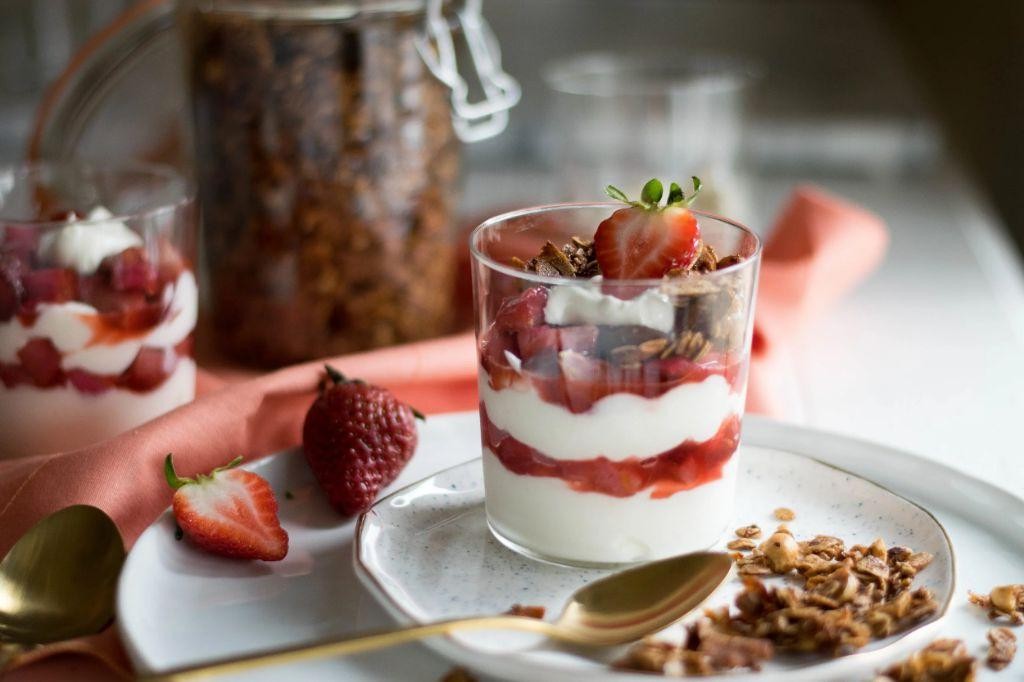 Rhubarb and Yogurt Parfait