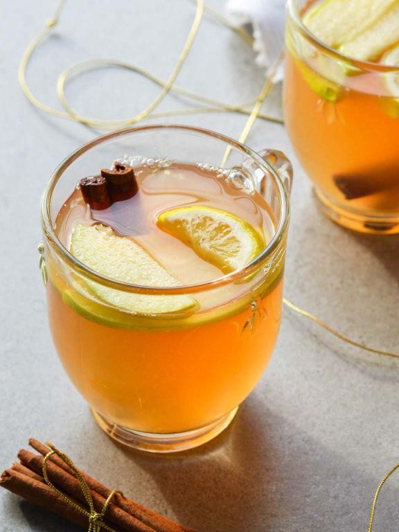 Rich Apple and Cinnamon Wine