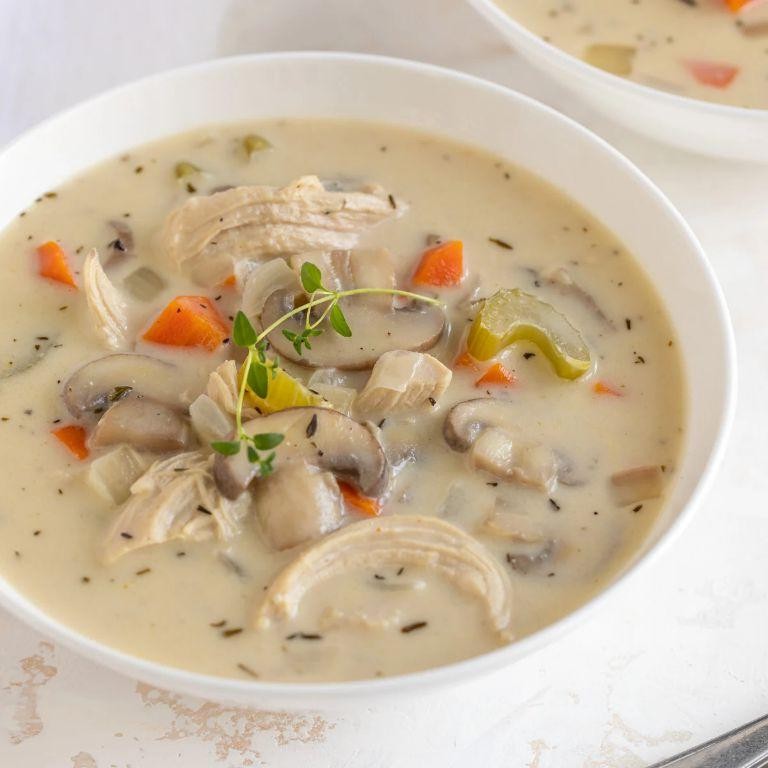 Rich Creamy Chicken and Mushroom Soup