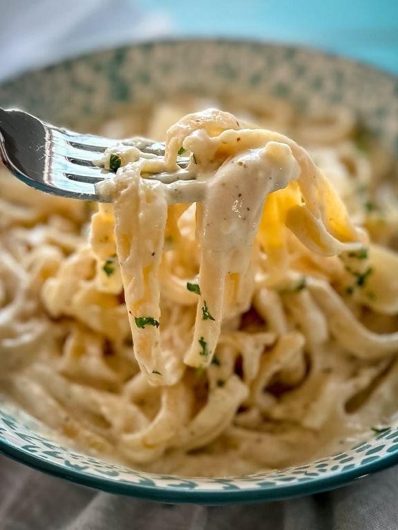 Rich and Creamy Alfredo Sauce