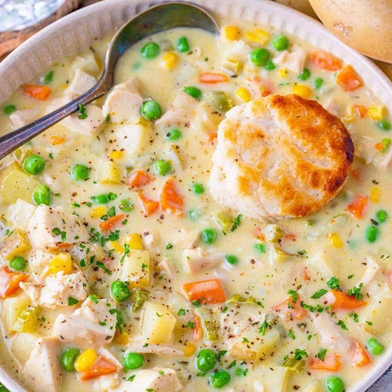 Rich and Creamy Chicken Pot Pie Soup