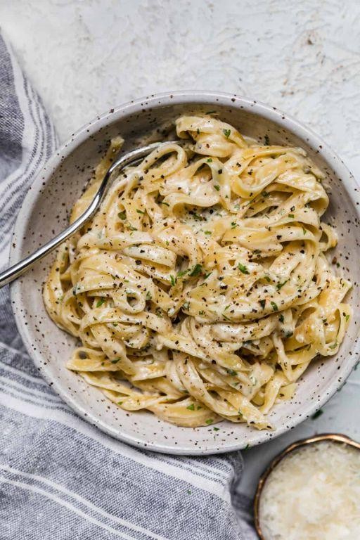 Rich and Creamy Fettuccine Alfredo