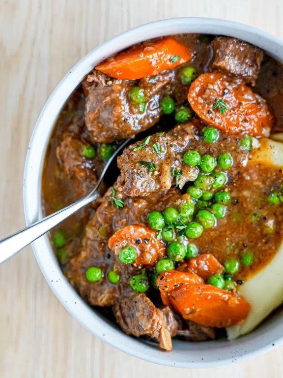 Rich and Hearty Slow Cooker Cubed Steak Stew