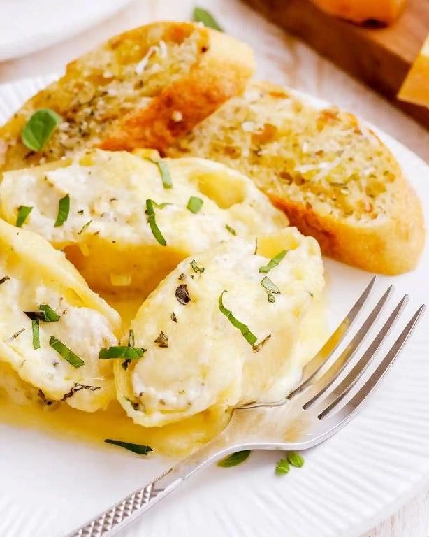 Ricotta and Garlic Chicken Alfredo