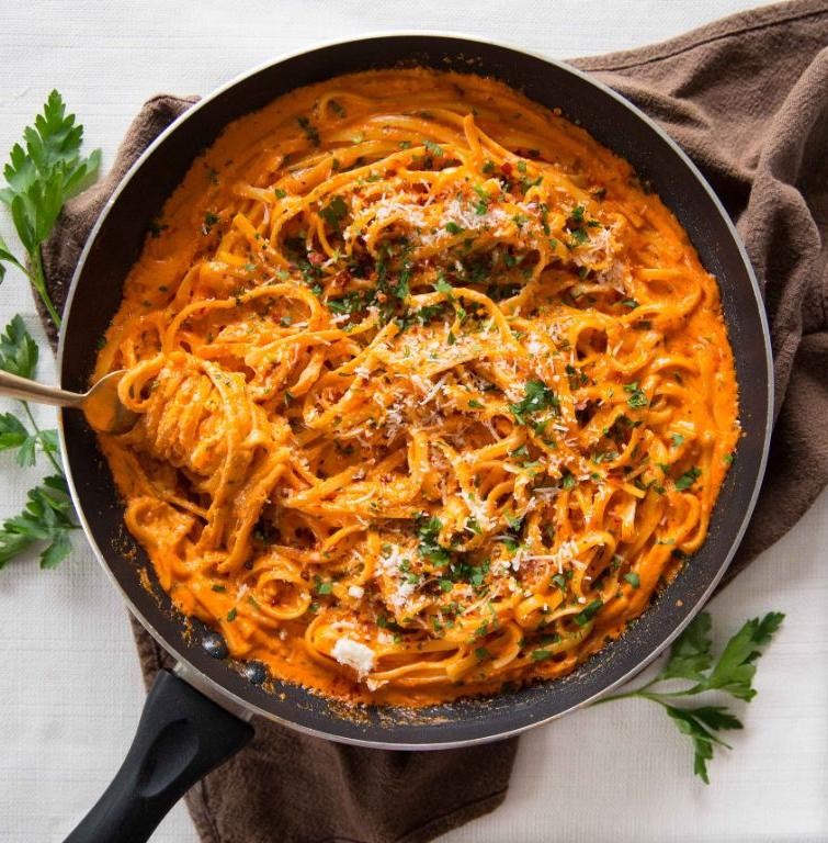 Roasted Red Pepper Bucatini