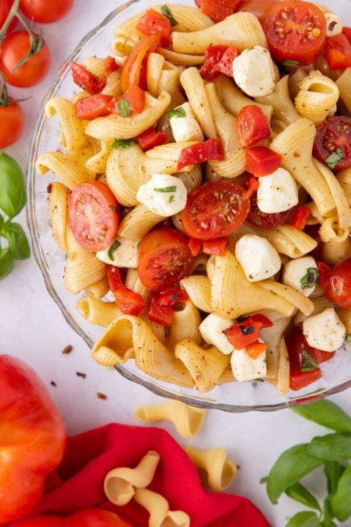 Roasted Red Pepper Caprese Pasta Salad