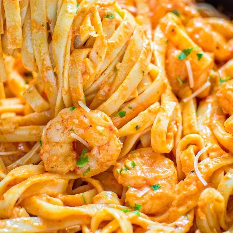 Roasted Red Pepper Shrimp Fettuccine