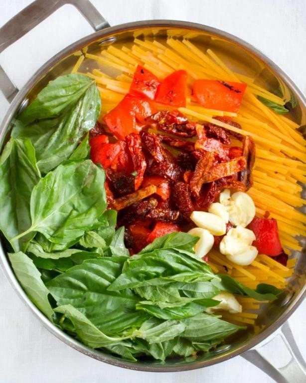 Roasted Red Pepper and Brie Pasta