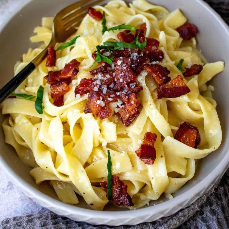 Rotelle Carbonara with Crispy Pancetta