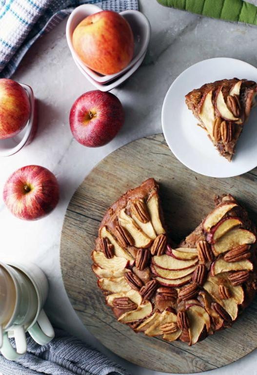 Rustic Apple and Pecan Cake