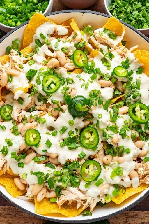 Salsa Verde Shredded Chicken Nachos