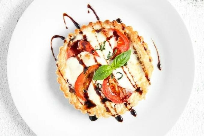 Satisfying Tomato and Mozzarella Tart
