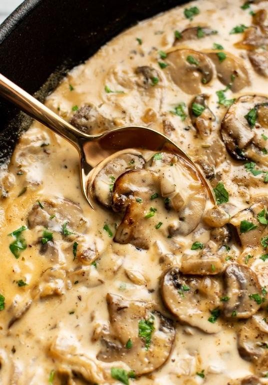 Sautéed Mushrooms in a Herb Cream Sauce