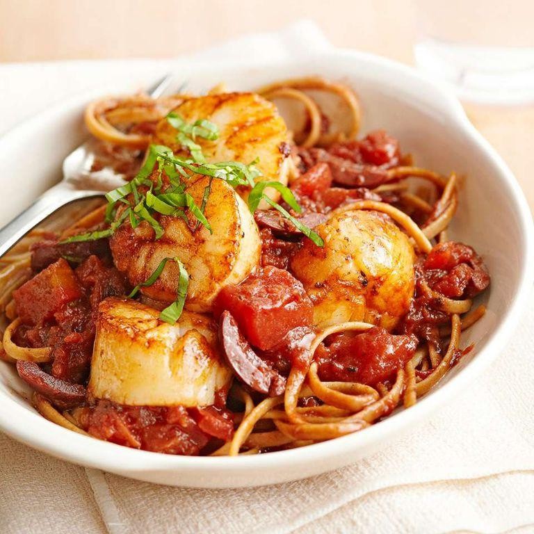 Sauteed Scallops in Tomato Basil Sauce