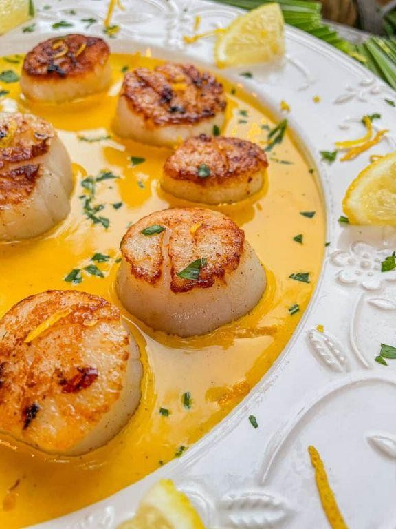 Sauteed Scallops with Saffron Cream