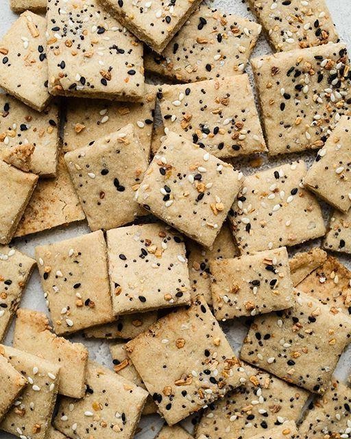 Savory Oat Bran and Herb Crackers