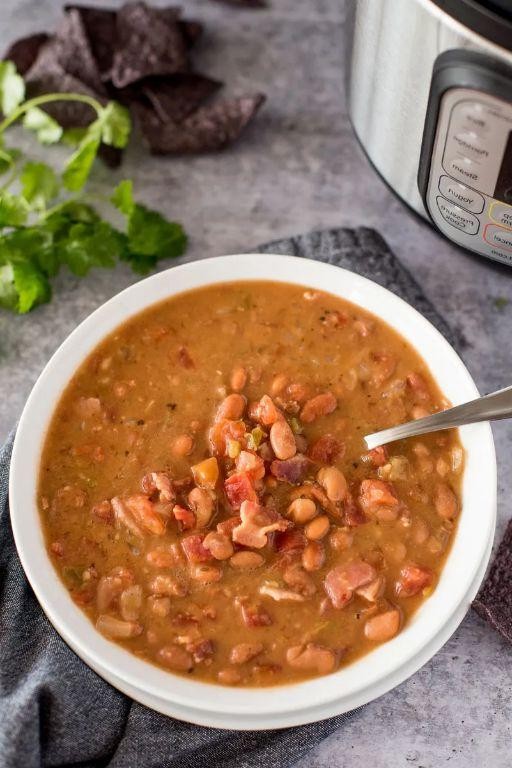 Savory Pinto Bean and Bacon Soup