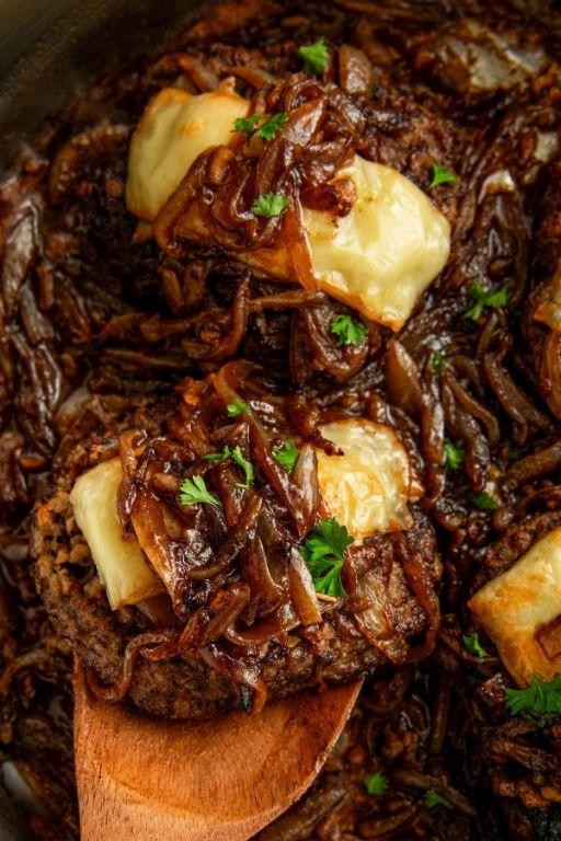 Savory Slow Cooker Cubed Steak with Caramelized Onions