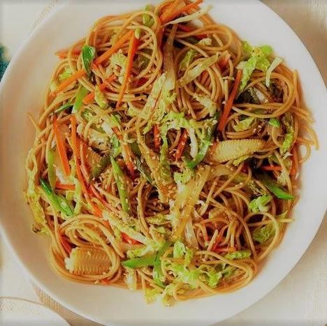 Sesame Oil Vegetable Chow Mein with Baby Corn