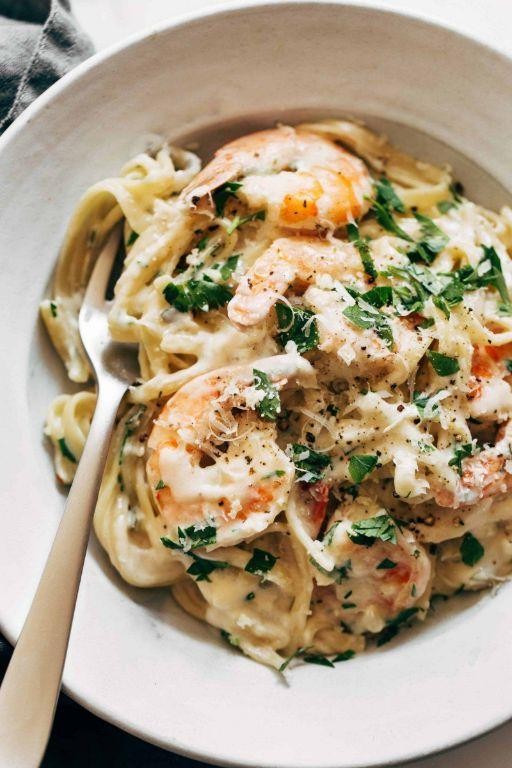 Shrimp Fettuccine with White Wine Sauce