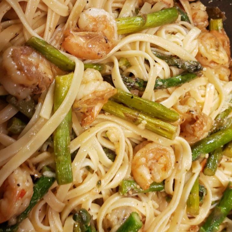 Shrimp and Asparagus Fettuccine