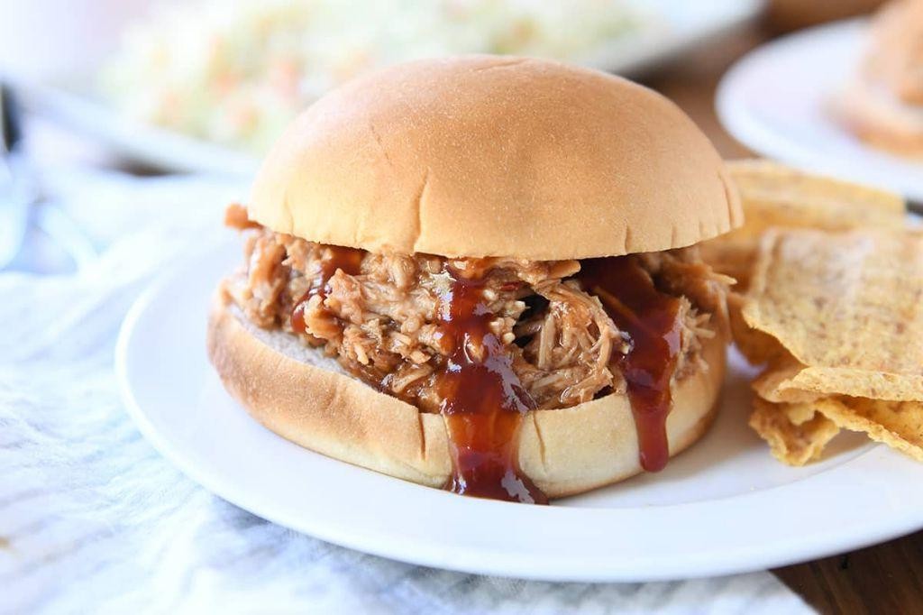 Simple BBQ Pulled Pork Sandwiches