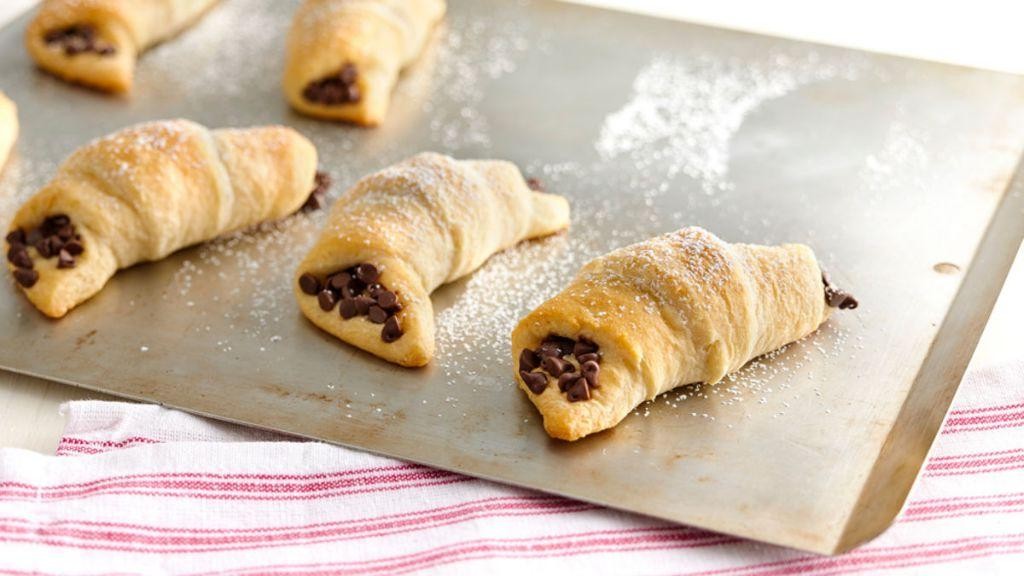 Simple Chocolate Croissant Roll-Ups