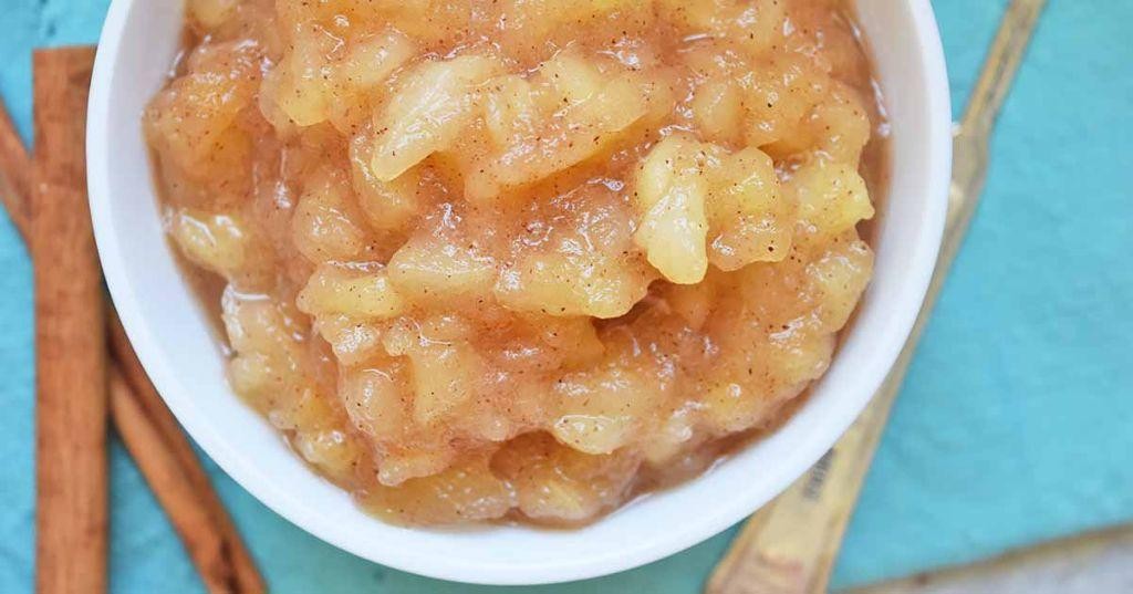 Simple Chunky Applesauce