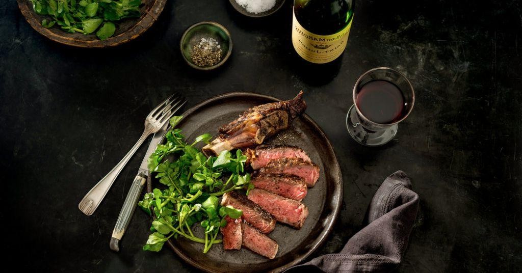 Simple Pan-Cooked Flank Steak with Red Wine Reduction