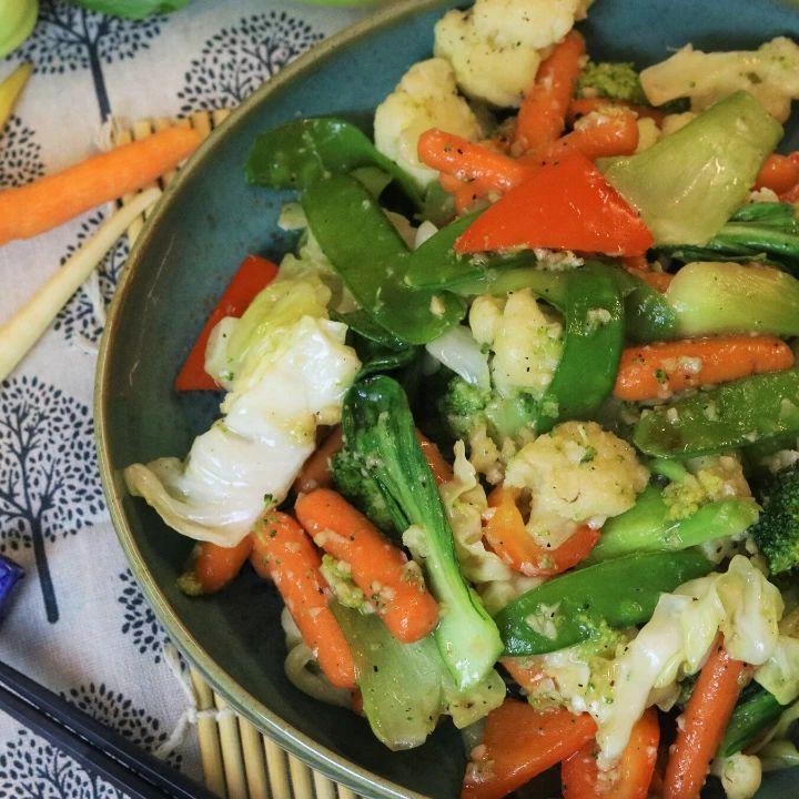 Simple Stir-Fried Vegetables with Garlic