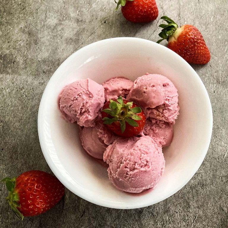 Simple Strawberry Gelato