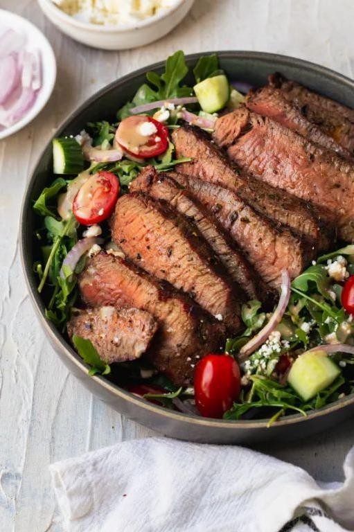 Sirloin Steak Salad with Balsamic Vinaigrette