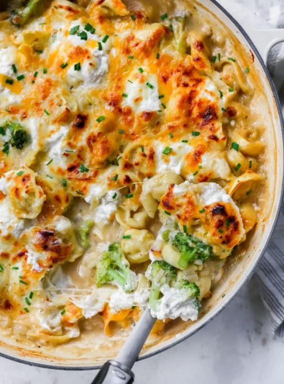 Slow Cooker Broccoli Cheddar Tortellini