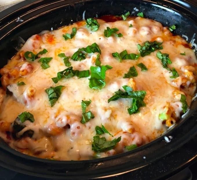 Slow Cooker Creamy Chicken and Broccoli Pasta