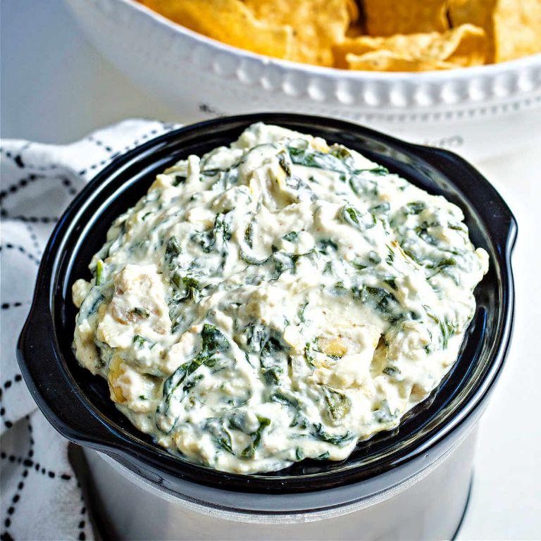 Slow Cooker Spinach and Artichoke Dip