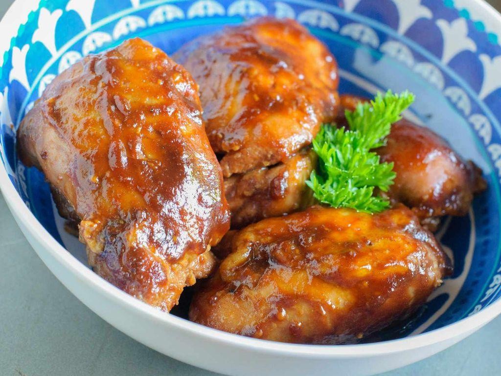 Slow-Cooked BBQ Chicken Thighs