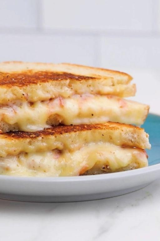 Smoky Grilled Tomato and Cheese Sandwich