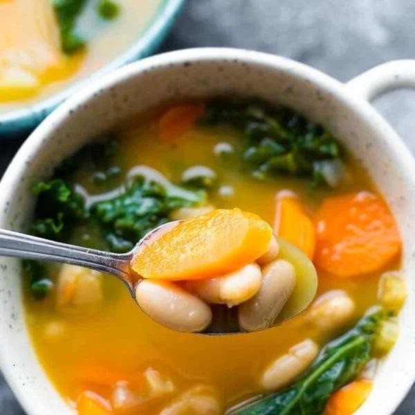 Smoky White Bean and Kale Crockpot Soup