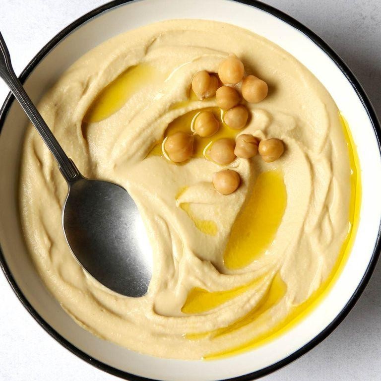 Smooth Hummus Dip