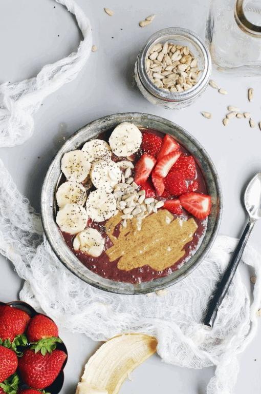 Smoothie Bowl with Almond Butter