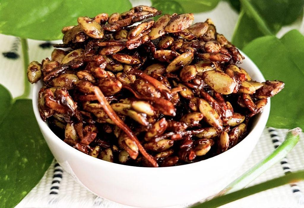 S’mores Roasted Pumpkin Seed Treat