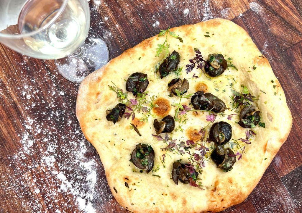 Snail and Garlic Pizza