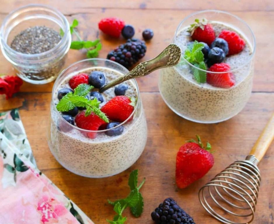 Sodium-Free Chia Pudding with Berries