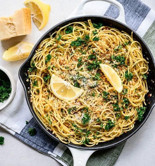 Spaghetti Aglio e Olio with Parsley and Breadcrumbs
