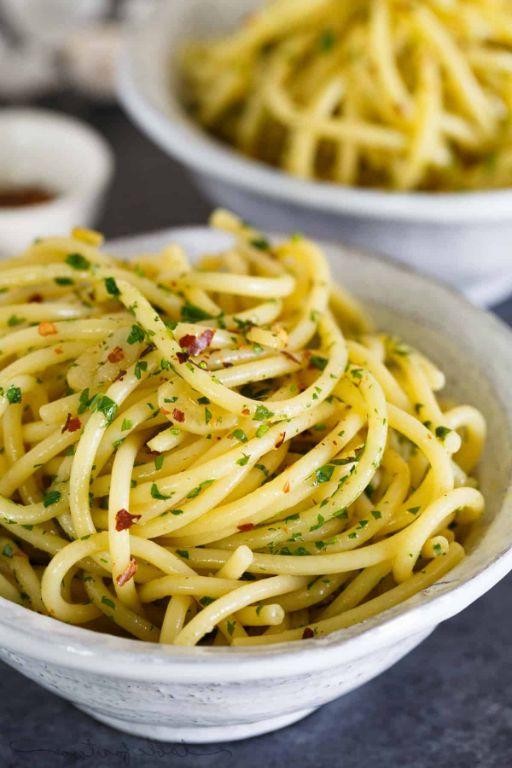 Spaghetti Aglio e Olio with Red Pepper Flakes