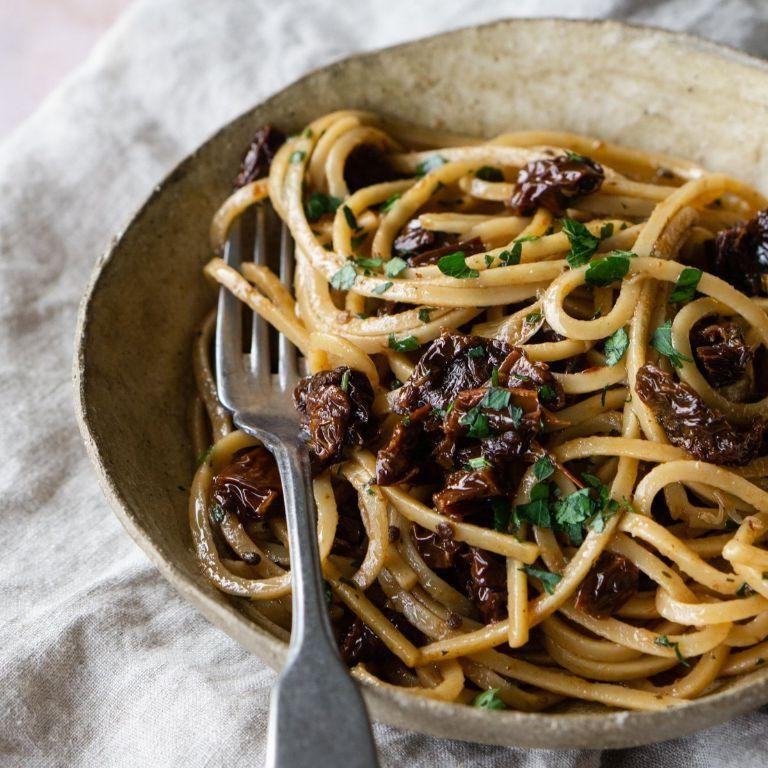 Spaghetti Aglio e Olio with Sun-Dried Tomatoes