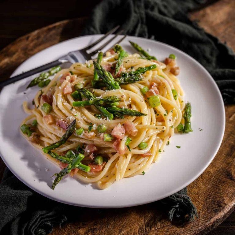 Spaghetti Carbonara with Asparagus