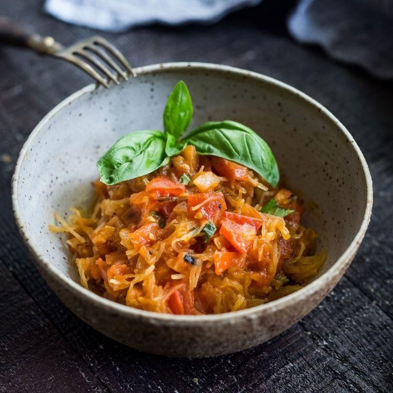 Spaghetti Squash with Tomato Basil Sauce
